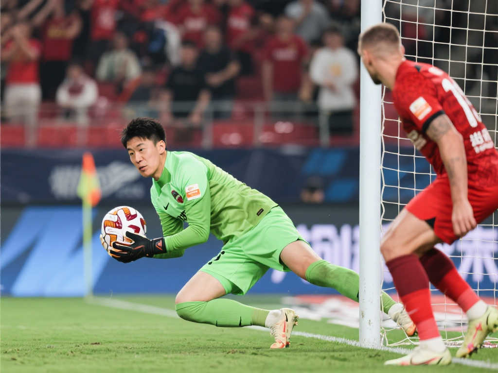 【中超】贝里奇错失良机吴亚轲神扑 亚泰与玉昆战成0-0 【中超】贝里奇错失良机吴亚轲神扑 亚泰与玉昆战成0-0